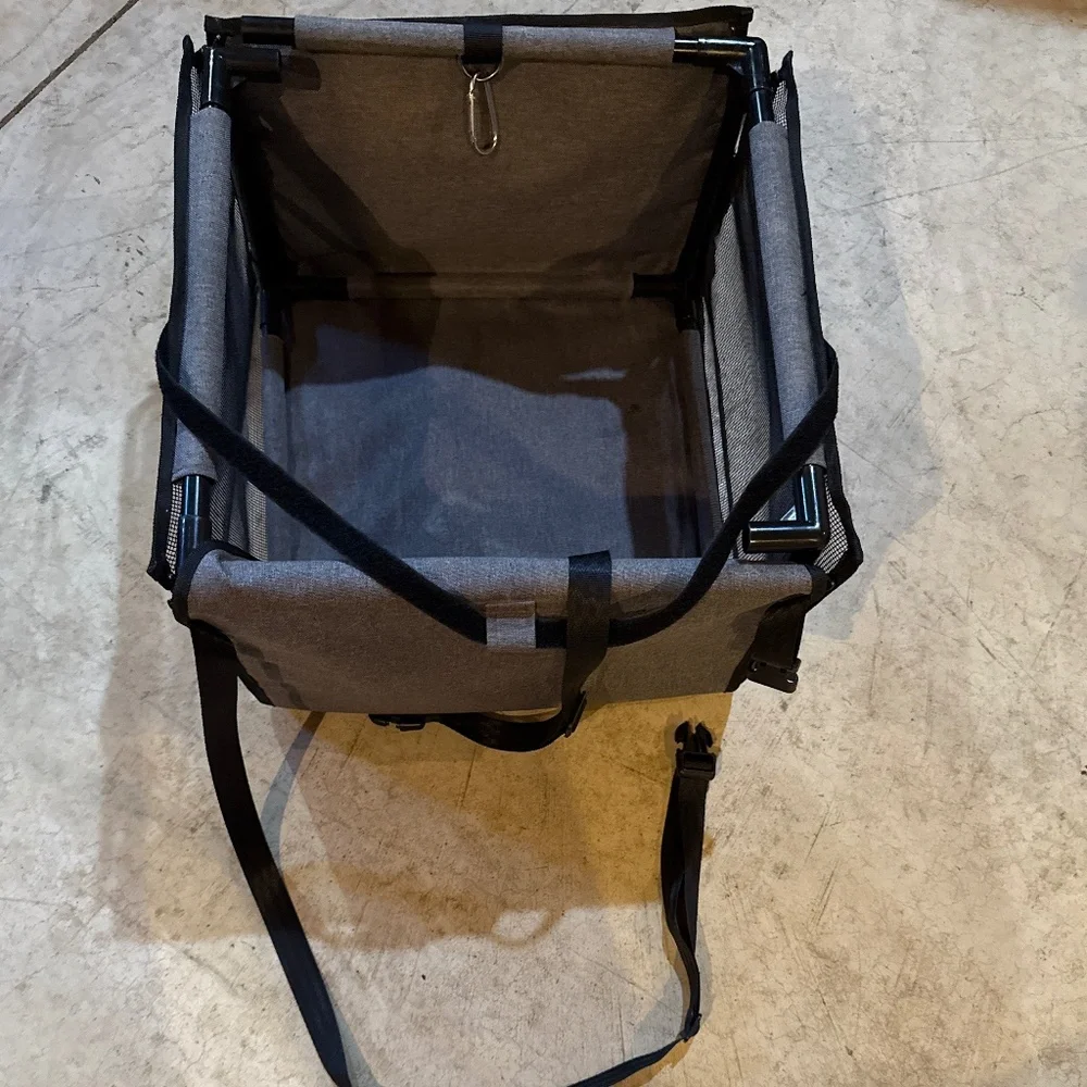 Dog seat